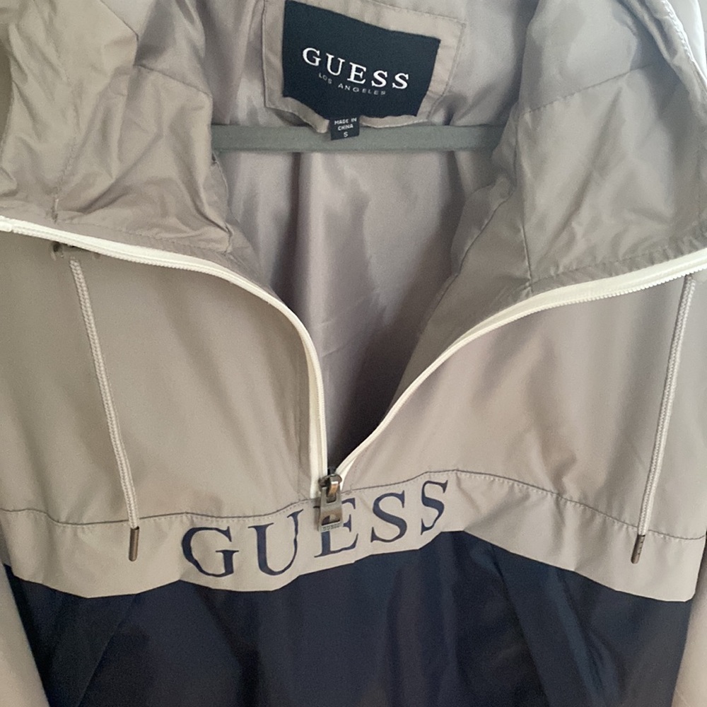 Guess pull over - Picture 3 of 3